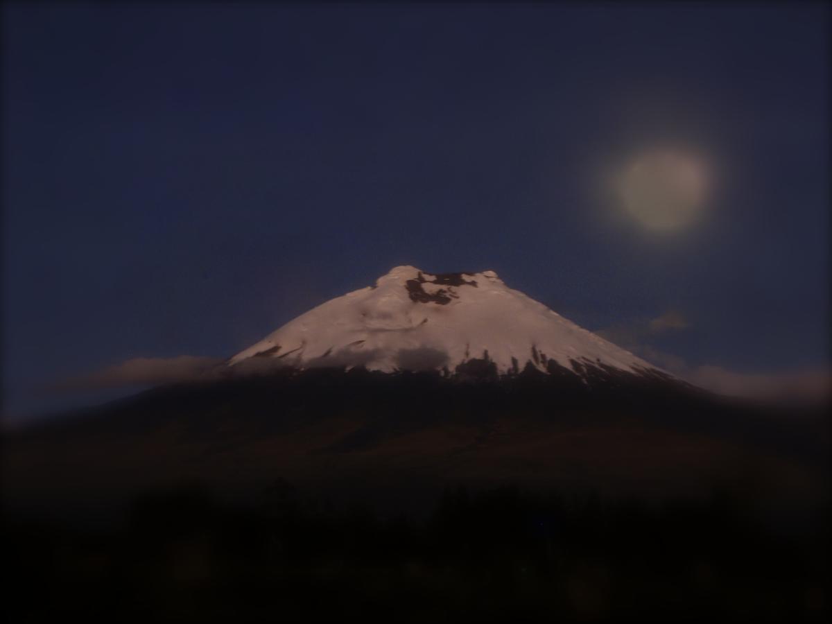 Cuello De Luna - Cotopaxi - Country * Lasso